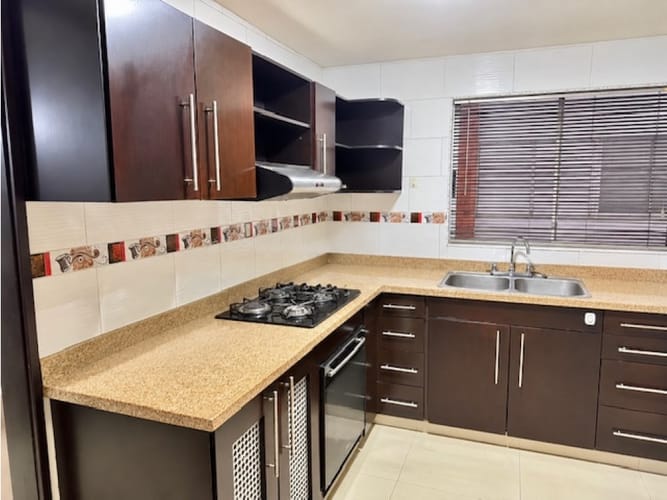 Apartamento de 3 alcobas en venta en Conjunto Residencial Club Cristales Ii, Cali, 135 m² · foto 8 de 11