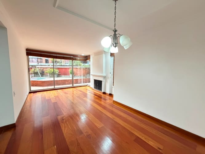 Apartamento de 2 alcobas en venta en Santa Paula, Bogotá, 95 m² · foto 2 de 15