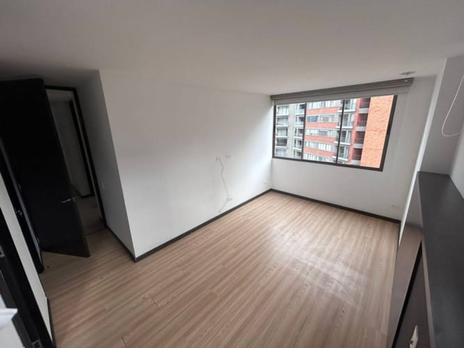 Apartamento de 3 alcobas en arriendo en Altos Del Poblado, Medellín, 87 m² · foto 6 de 11