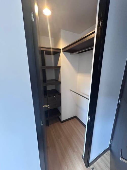 Apartamento de 3 alcobas en arriendo en Altos Del Poblado, Medellín, 87 m² · foto 8 de 11