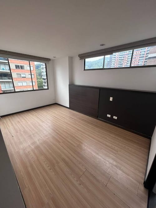 Apartamento de 3 alcobas en arriendo en Altos Del Poblado, Medellín, 87 m² · foto 9 de 11