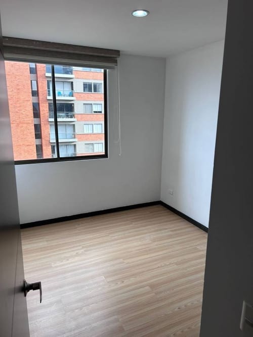 Apartamento de 3 alcobas en arriendo en Altos Del Poblado, Medellín, 87 m² · foto 10 de 11