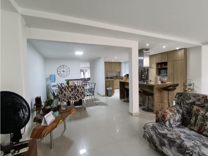 Casa de 6 alcobas en venta en Vipasa, Cali, 350 m² · foto 9 de 24