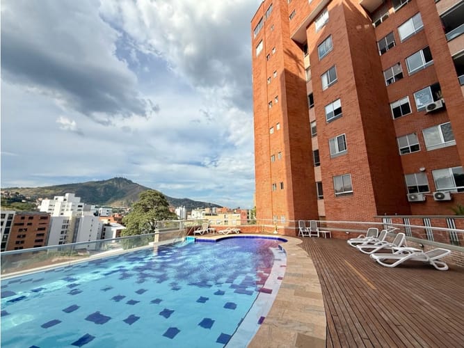 Apartamento de 6 alcobas en venta en Santa Teresita, Cali, 400 m² · foto 18 de 19