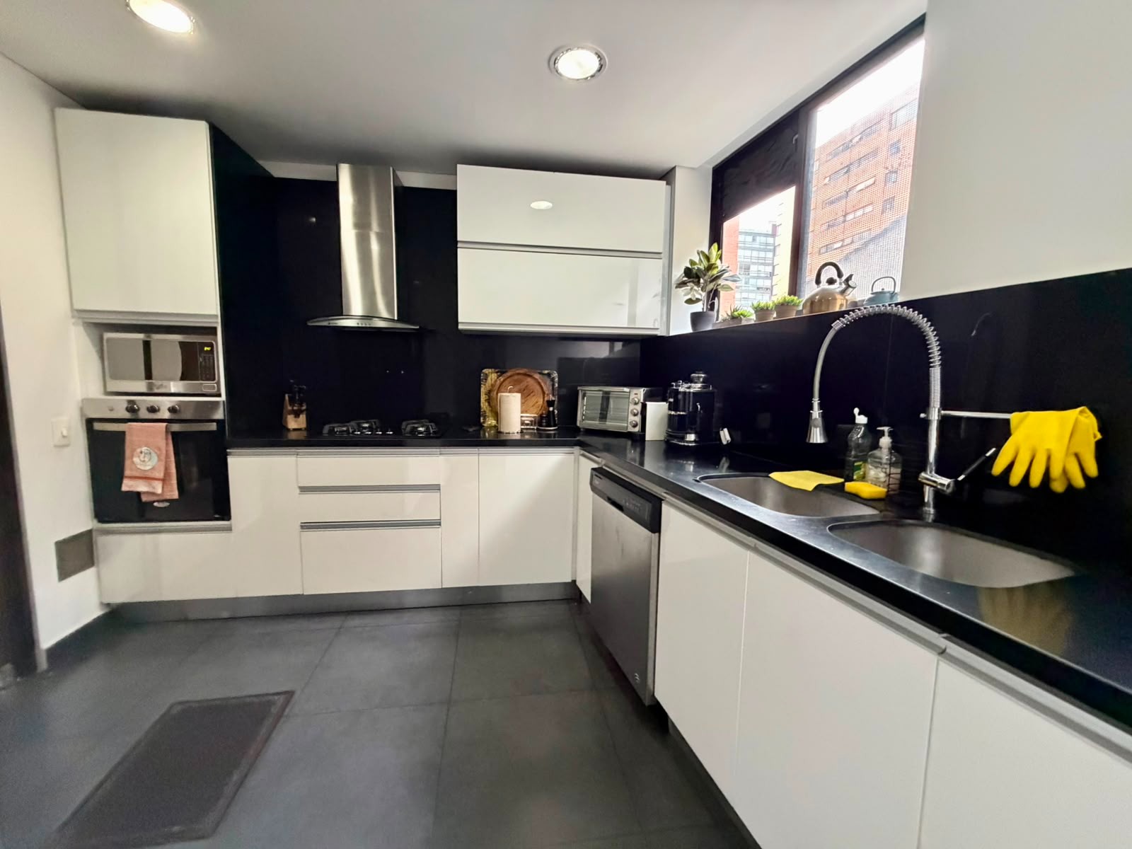 Apartamento en venta en El Refugio, Bogotá · foto 5 de 24