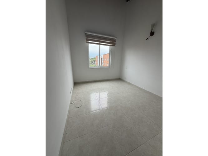 Apartamento de 3 alcobas en venta en Prados Del Limonar, Cali, 78 m² · foto 2 de 10