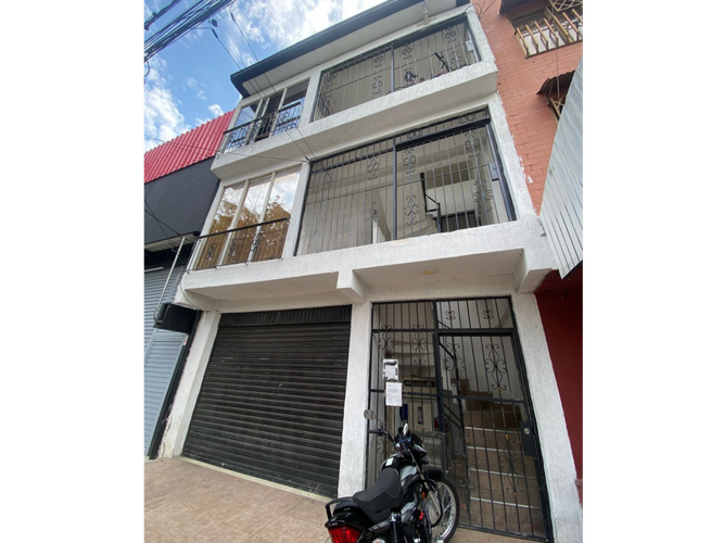 Casa de 8 alcobas en venta en Cristobal Colon, Cali, 525 m² · foto 5 de 9