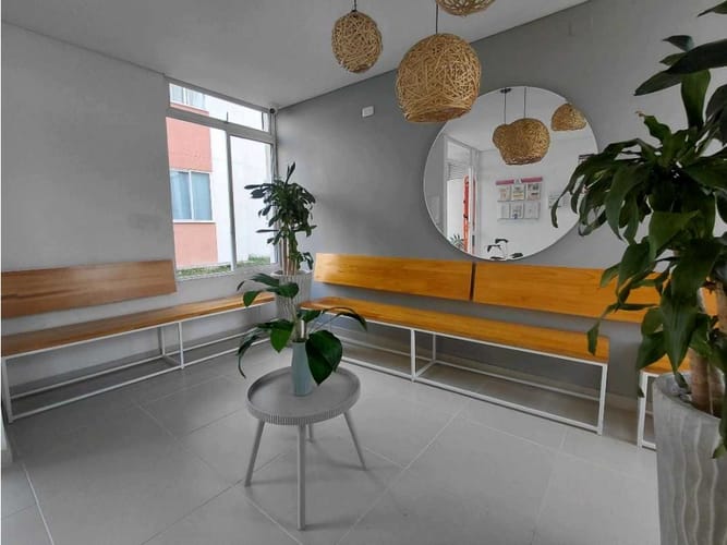 Apartamento de 2 alcobas en venta en Alfonso Lopez I Etapa, Cali, 43 m² · foto 2 de 13