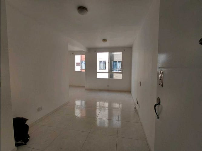 Apartamento de 2 alcobas en venta en Alfonso Lopez I Etapa, Cali, 43 m² · foto 5 de 13