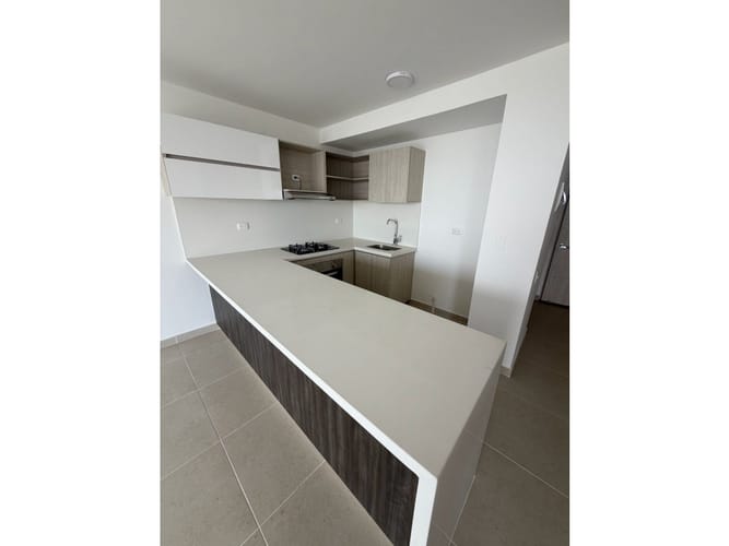 Apartamento de 2 alcobas en venta en Cristales, Cali, 93 m² · foto 3 de 24