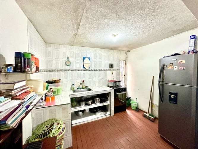 Casa de 8 alcobas en venta en Bajos Ciudad Cordoba, Cali, 180 m² · foto 2 de 6