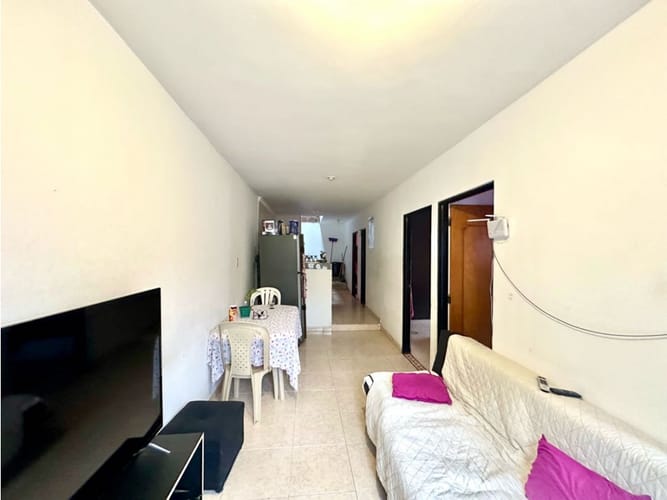 Casa de 8 alcobas en venta en Bajos Ciudad Cordoba, Cali, 180 m² · foto 4 de 6