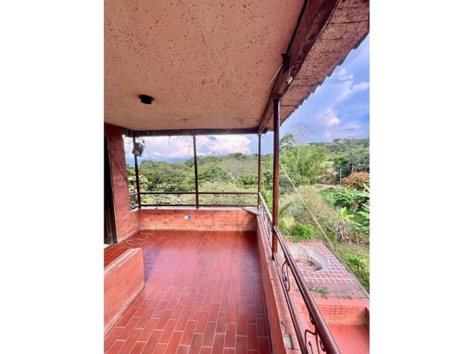 Apartamento en venta en Villacarmelo, Cali, 192 m² · foto 2 de 8
