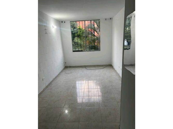 Apartamento en venta en Altos De Santa Elena, Cali · foto 2 de 8