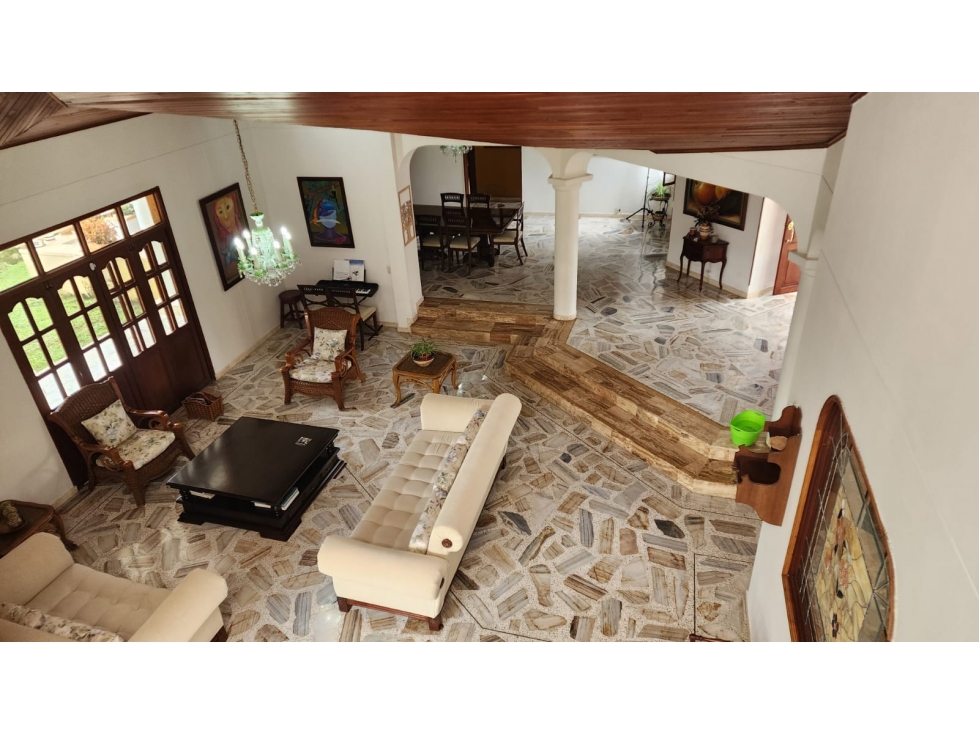 Casa de 5 alcobas en venta en Pance, Cali, 450 m² · foto 3 de 24