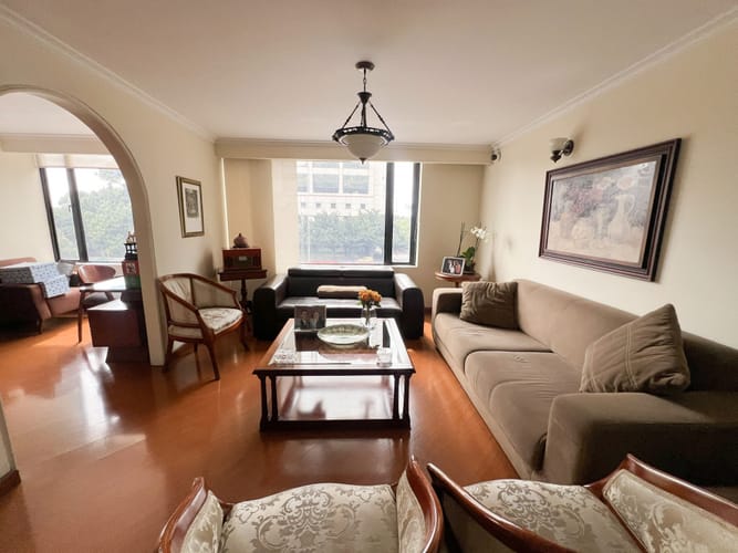 Apartamento en venta en Santa Barbara, Bogotá · foto 2 de 13