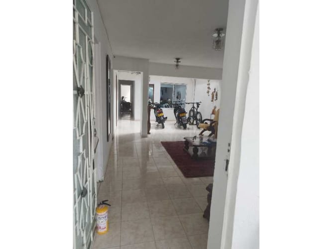 Casa de 4 alcobas en venta en Olimpico, Cali, 280 m² · foto 2 de 12