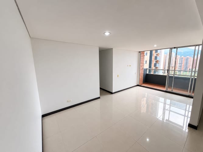 Apartamento de 3 alcobas en arriendo en Aves Maria, Sabaneta, 75 m² · foto 3 de 12