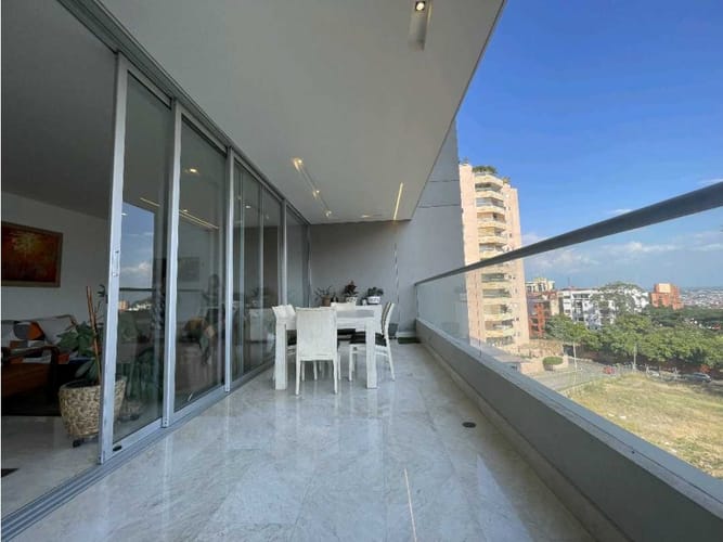 Apartamento de 3 alcobas en venta en Normandia, Cali, 221 m² · foto 10 de 24