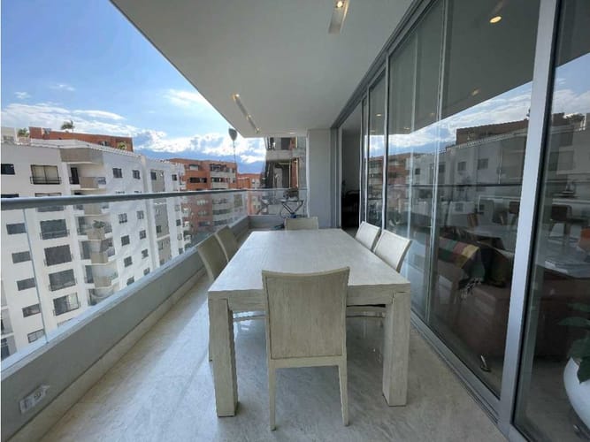 Apartamento de 3 alcobas en venta en Normandia, Cali, 221 m² · foto 23 de 24