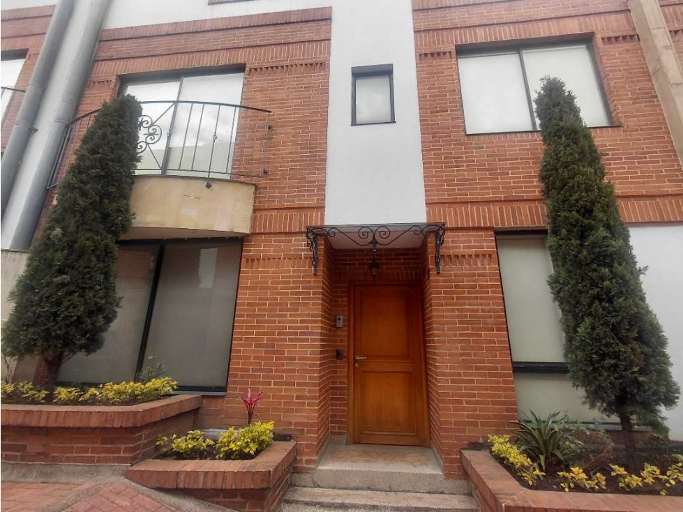 Casa en venta en Las Lomas, Bogotá · foto 2 de 21