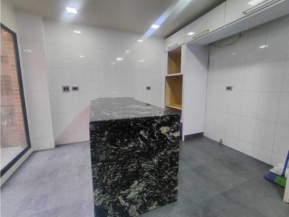 Casa en venta en Las Lomas, Bogotá · foto 8 de 21