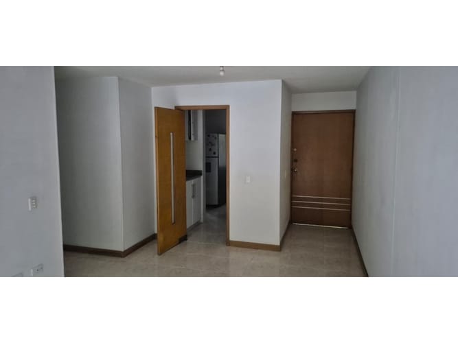 Apartamento de 3 alcobas en venta en El Refugio, Cali, 62 m² · foto 3 de 11