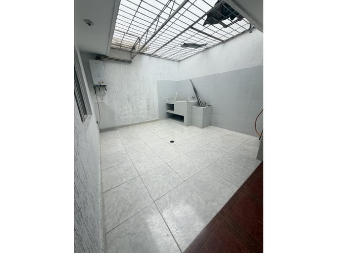 Casa de 5 alcobas en venta en San Pedro, Cali, 200 m² · foto 2 de 24