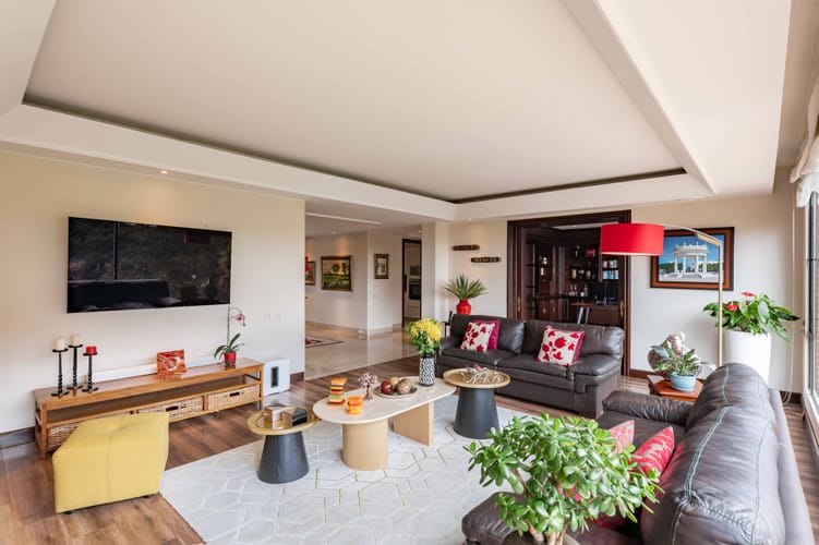 Apartamento de 3 alcobas en venta en Santa Barbara Alta, Bogotá, 305 m² · foto 4 de 20
