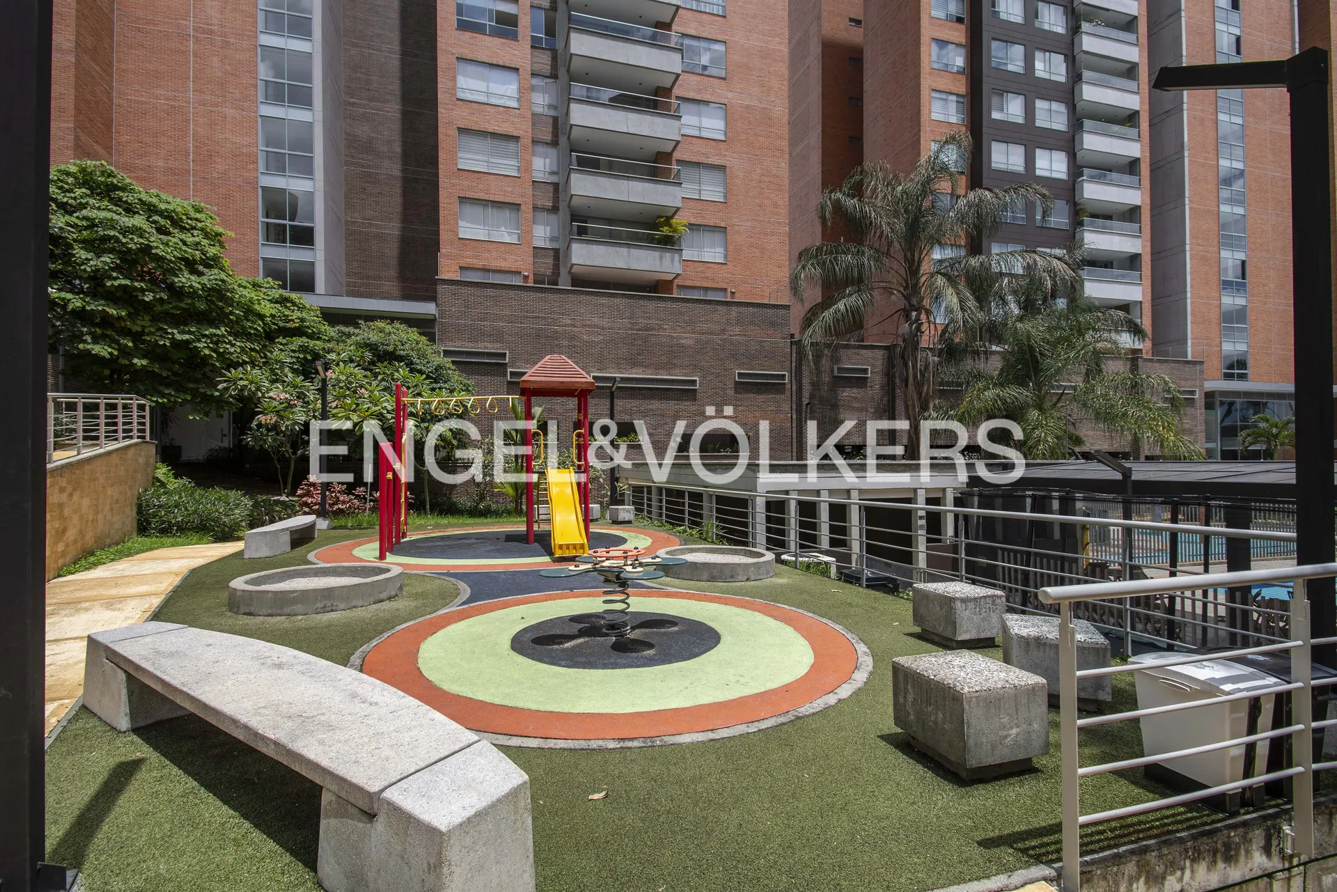 Apartamento en venta en Loma Benedictinos, Medellín · foto 16 de 17