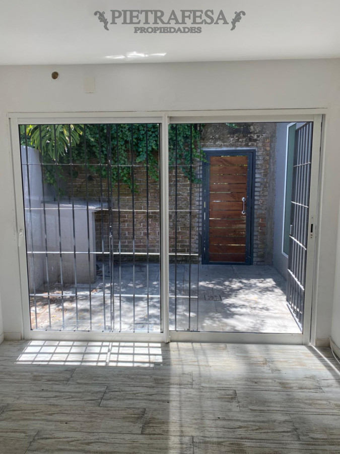 Apartamento 1 dormitorio con vestidor y patio en Punta Gorda · Foto 2