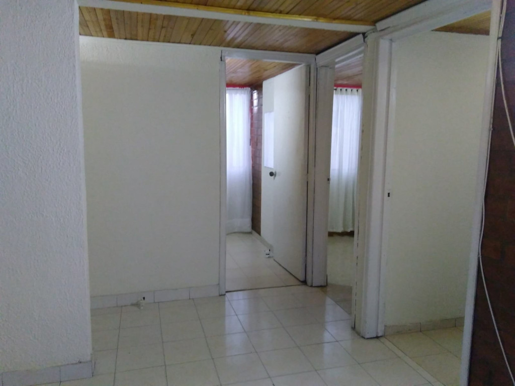 Apartamento en venta en Lago Timiza, Bogotá · foto 7 de 19