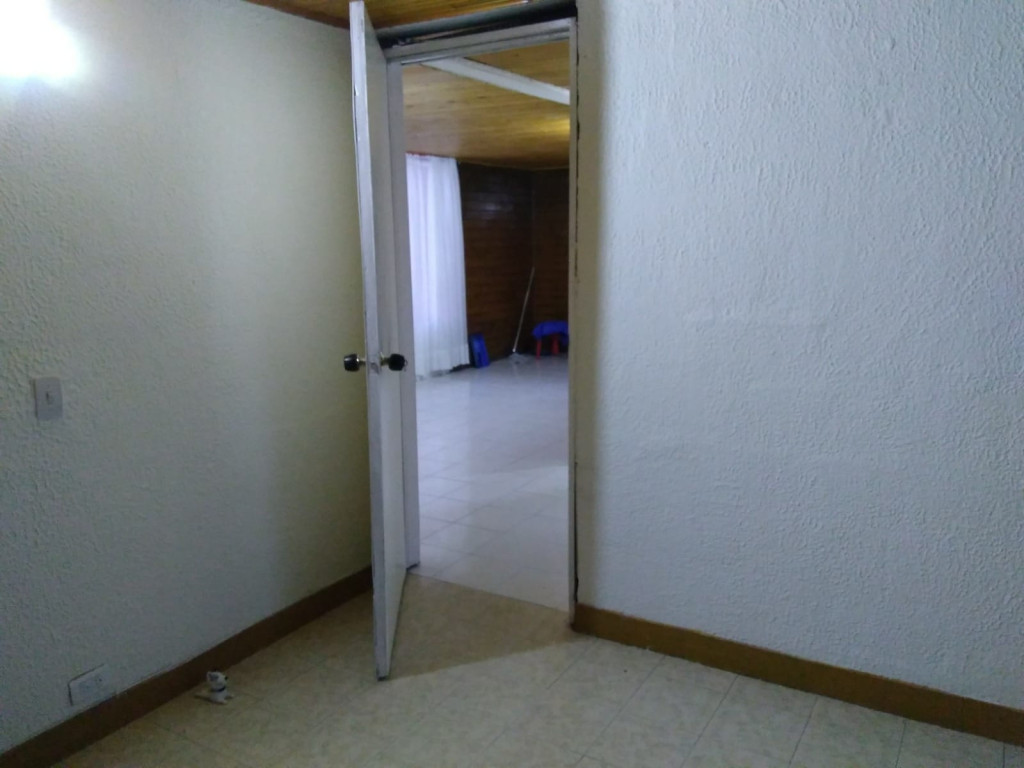 Apartamento en venta en Lago Timiza, Bogotá · foto 12 de 19