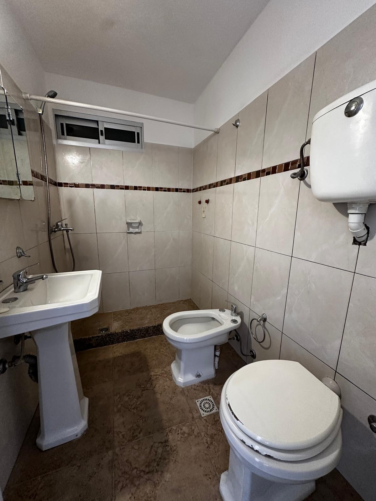 Excelente Apartamento Al Frente, Soleado Y Con Ascensor · Foto 9
