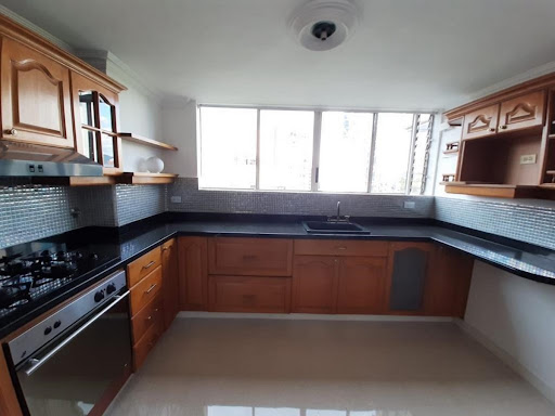 Apartamento en arriendo en Laureles, Medellín · foto 3 de 24