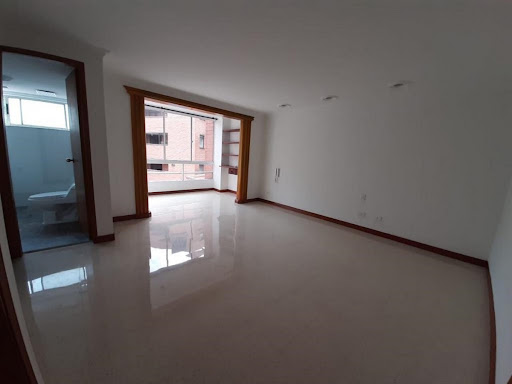 Apartamento en arriendo en Laureles, Medellín · foto 8 de 24