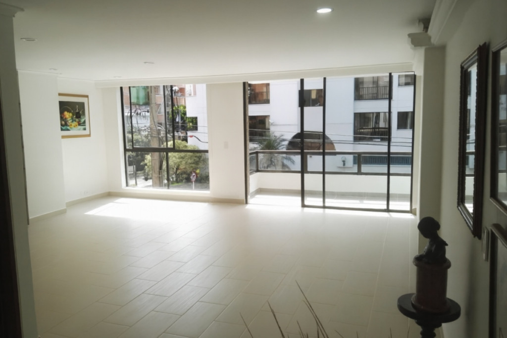 Apartamento en venta en Laureles, Medellín · foto 2 de 13