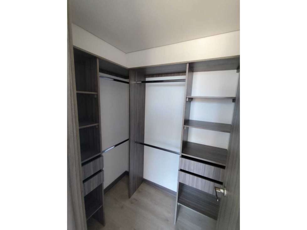Apartamento en venta en Los Naranjos, Itagüí · foto 13 de 17