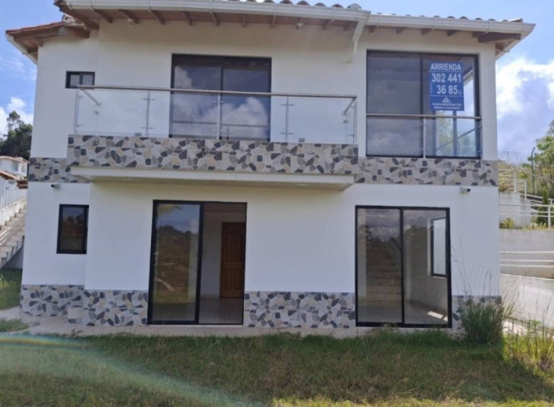 Casa en arriendo en La Industrial, Marinilla · foto 2 de 23