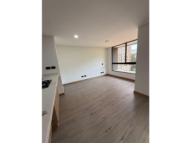 Apartamento de 1 alcoba en arriendo en El Poblado, Medellín, 61 m² · foto 3 de 18