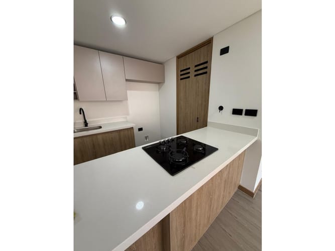 Apartamento de 1 alcoba en arriendo en El Poblado, Medellín, 61 m² · foto 11 de 18