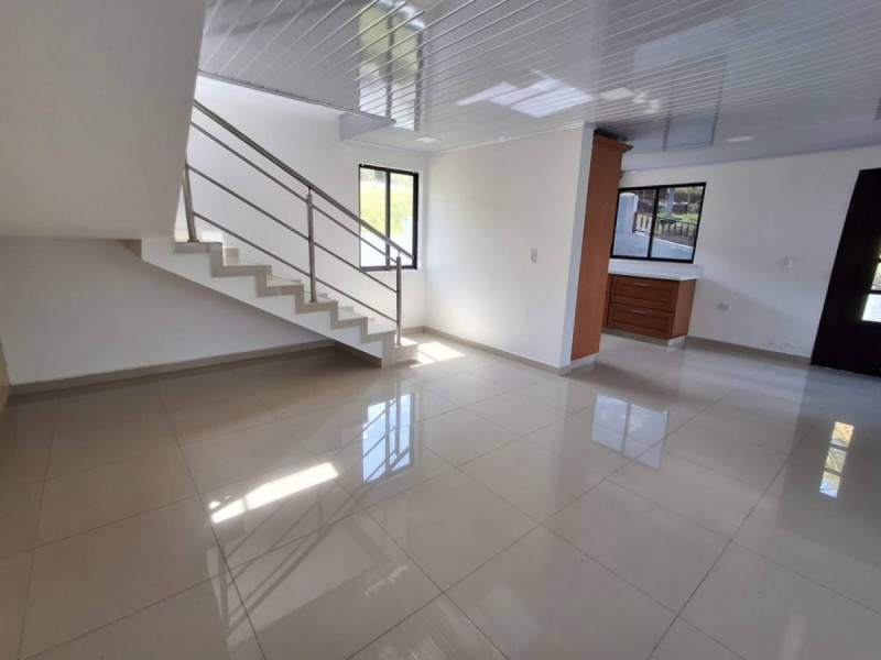 Casa en arriendo en La Industrial, Marinilla · foto 3 de 24