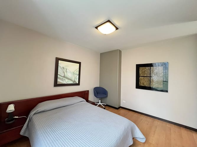 Apartamento de 3 alcobas en arriendo en El Poblado, Medellín, 216 m² · foto 14 de 19