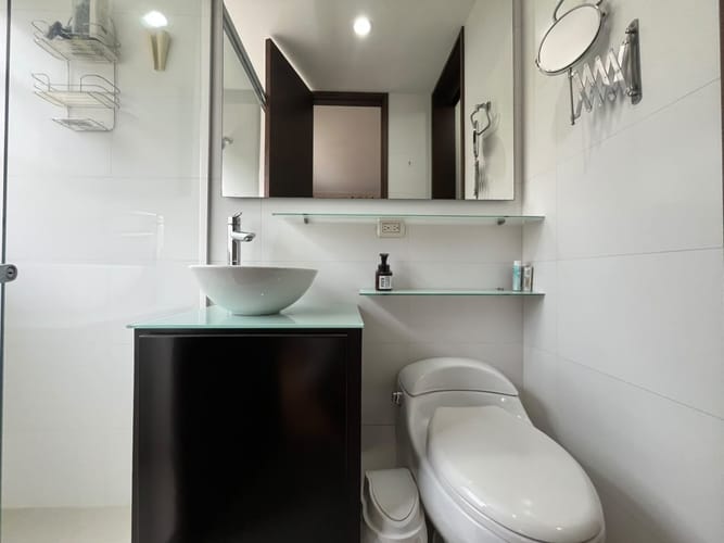 Apartamento de 3 alcobas en arriendo en El Poblado, Medellín, 216 m² · foto 19 de 19