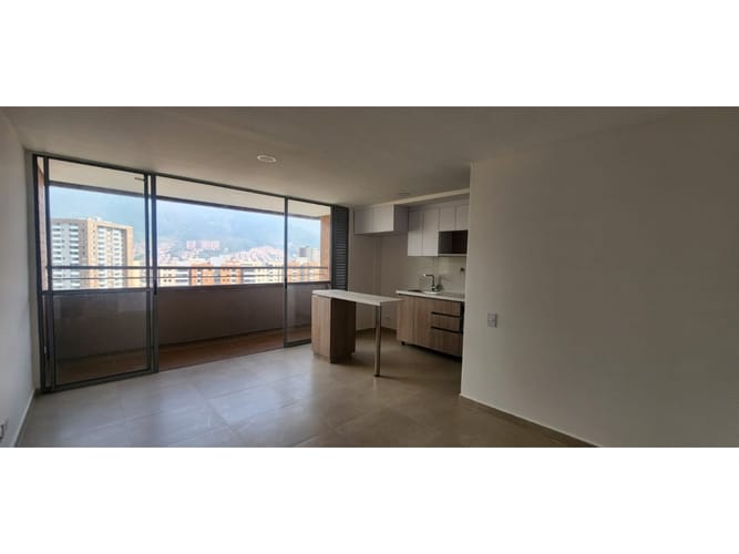 Apartamento de 3 alcobas en venta en Hospital Mental, Bello, 76 m² · foto 2 de 18