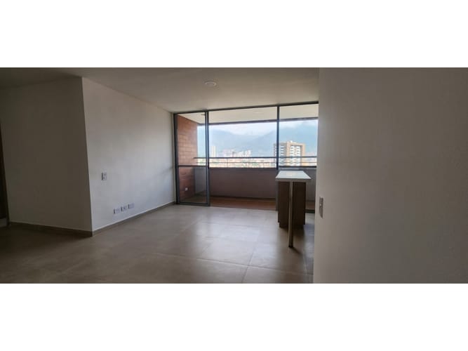 Apartamento de 3 alcobas en venta en Hospital Mental, Bello, 76 m² · foto 5 de 18