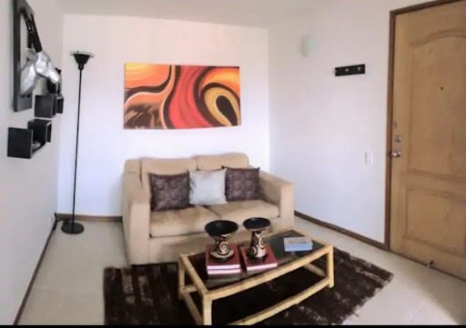 Apartamento de 3 alcobas en arriendo en El Poblado, Medellín, 60 m² · foto 3 de 10