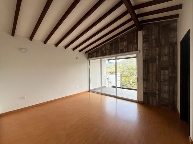Casa de 3 alcobas en arriendo en El Retiro, 254 m² · foto 12 de 20
