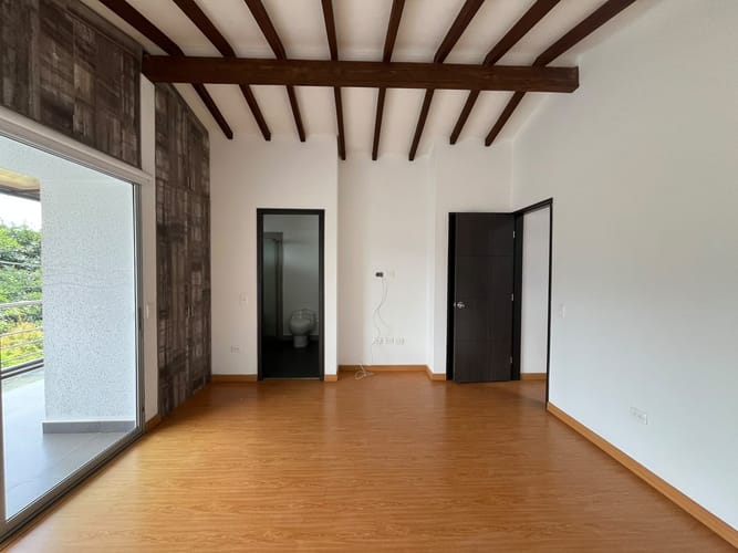 Casa de 3 alcobas en arriendo en El Retiro, 254 m² · foto 14 de 20