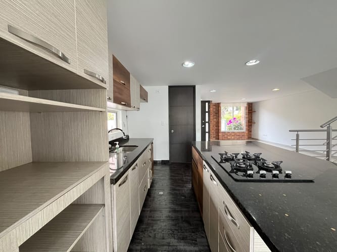 Casa de 3 alcobas en arriendo en El Retiro, 254 m² · foto 10 de 20